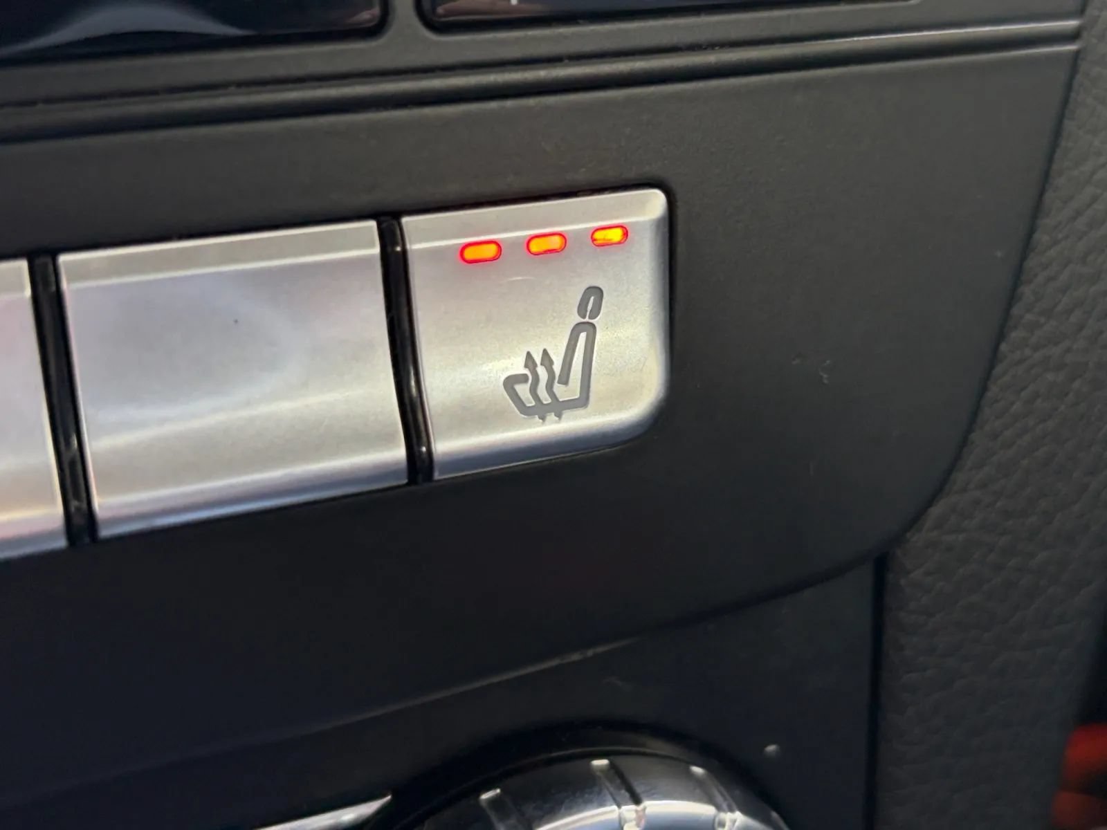 Used 2013 Mercedes-Benz C 300 4MATIC Sedan image 25