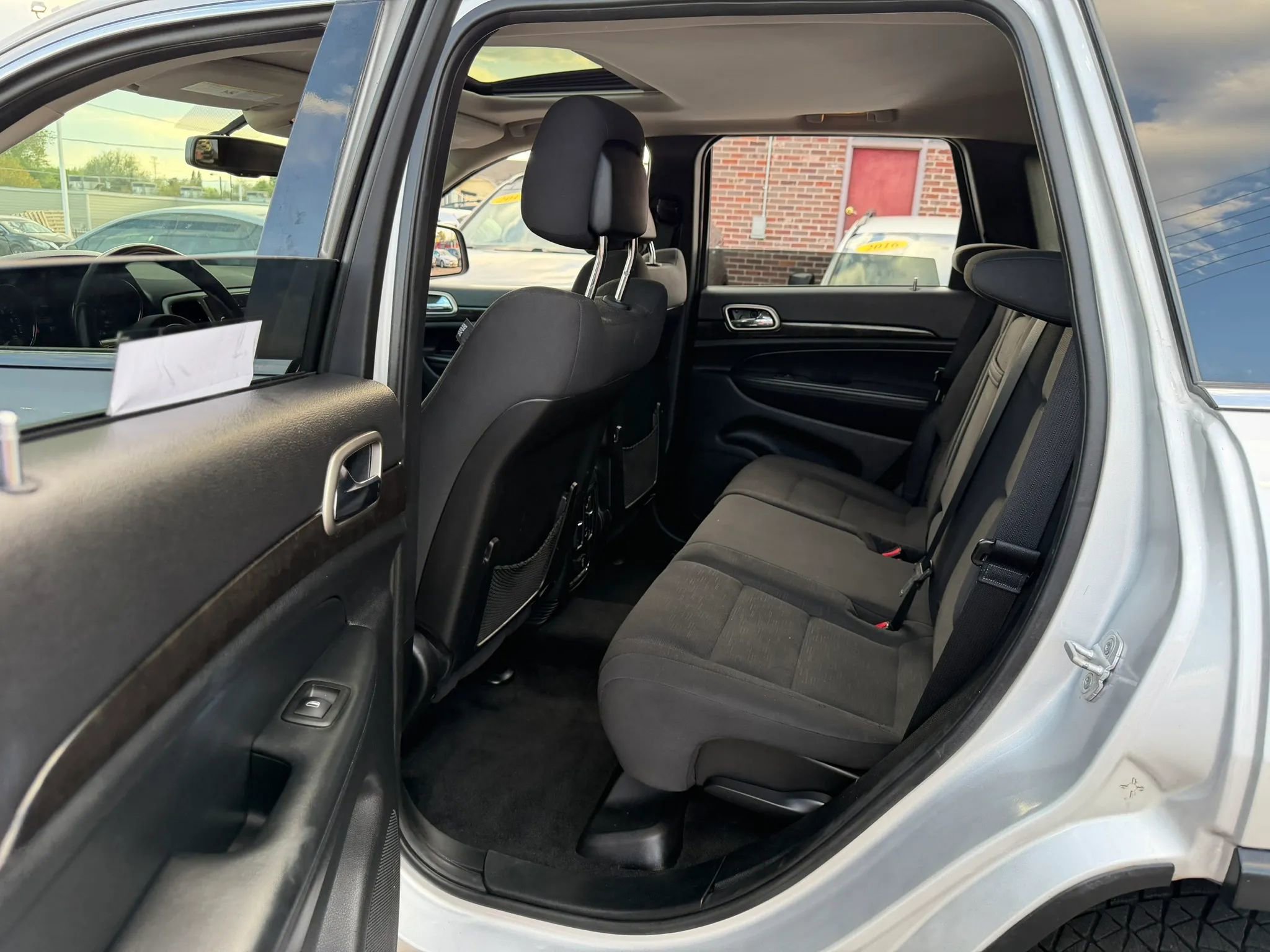 Used 2013 Jeep Grand Cherokee Laredo w/ Laredo E Group AWD/4WD image 16