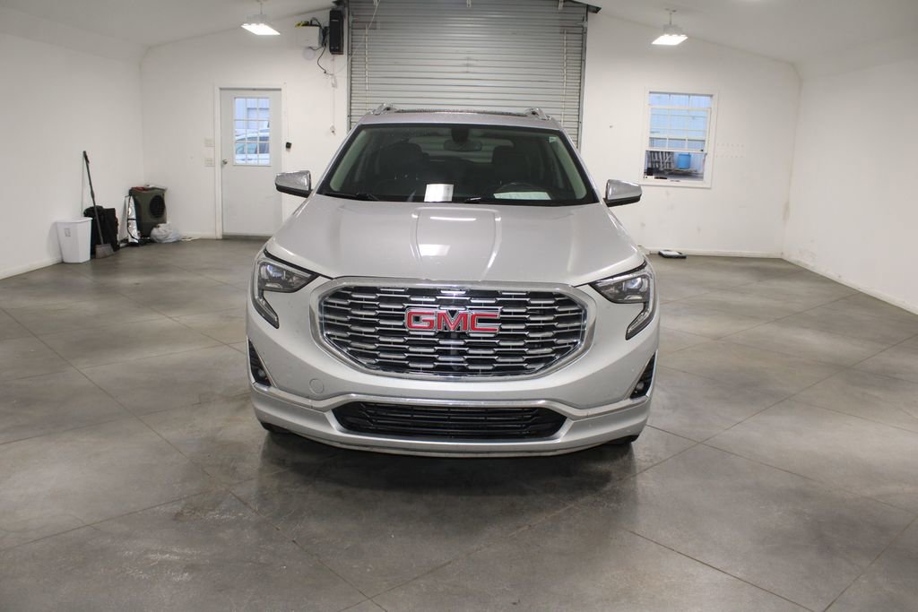 Used 2018 GMC Terrain Denali w/ Comfort Package image 3