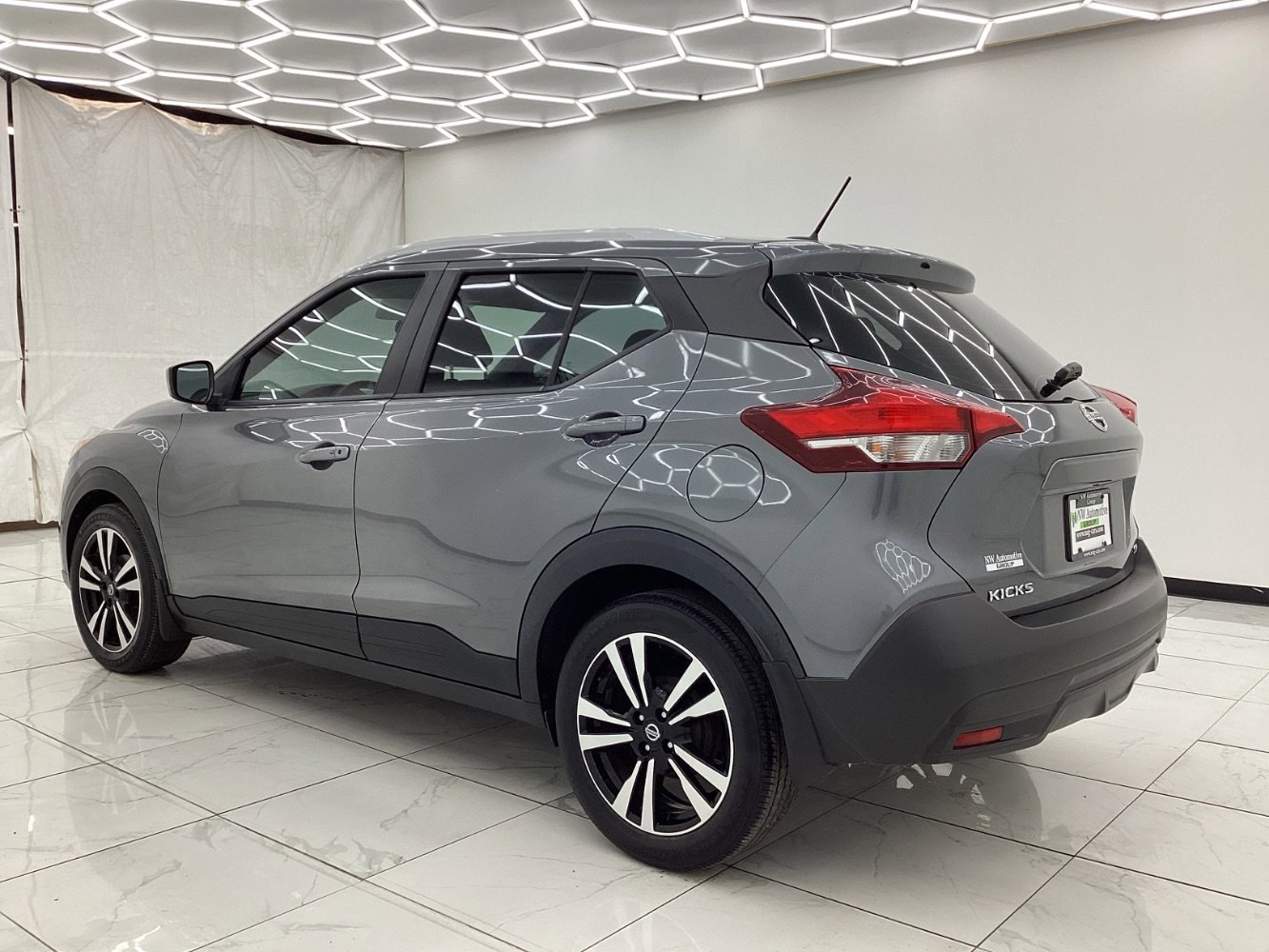 Used 2018 Nissan Kicks SV image 12