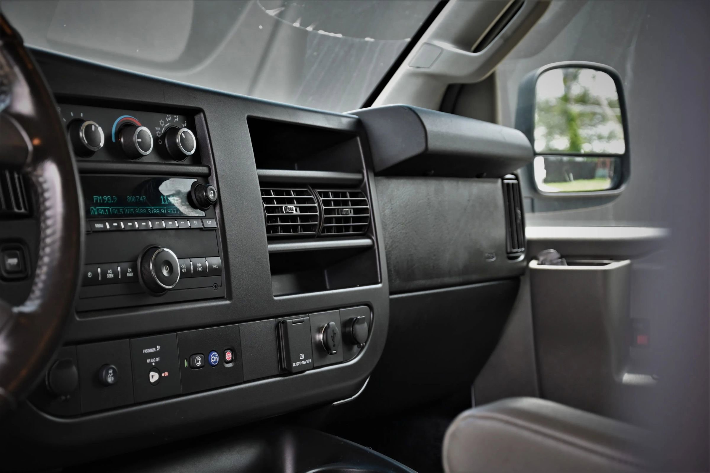 Used 2021 Chevrolet Express 2500 w/ Driver Convenience Package image 14