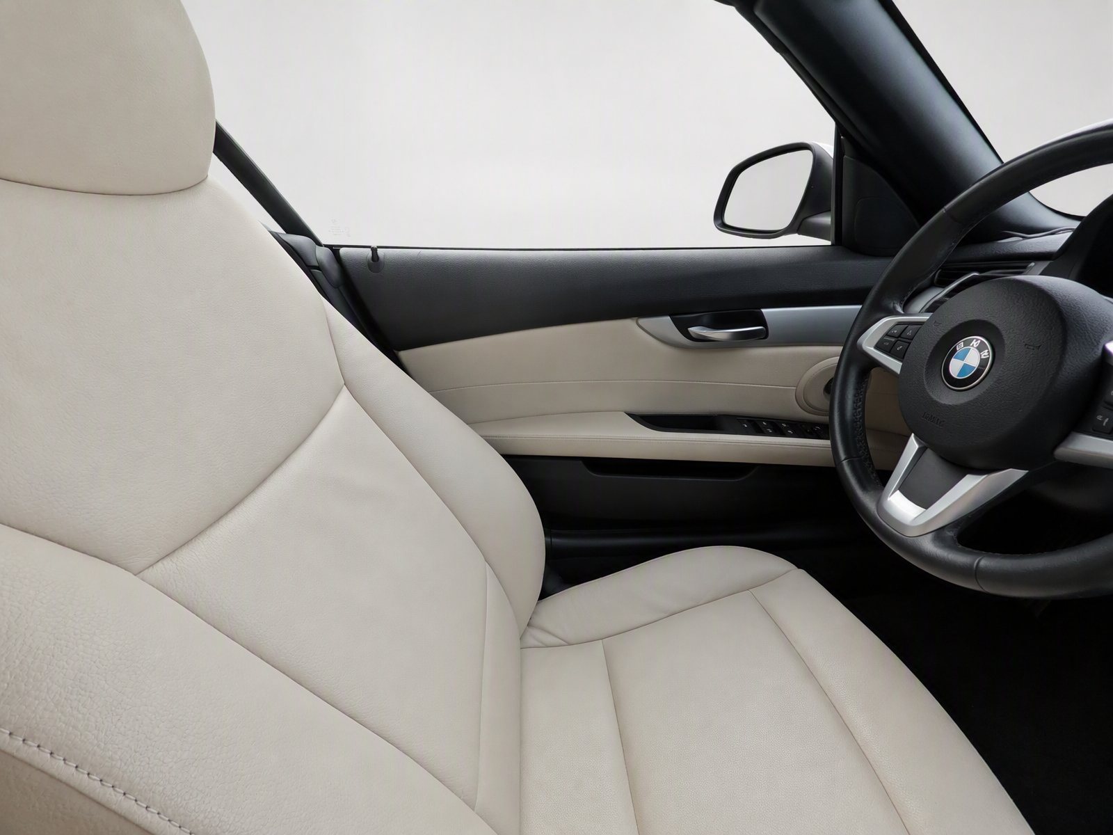 Used 2014 BMW Z4 sDrive28i RWD image 16