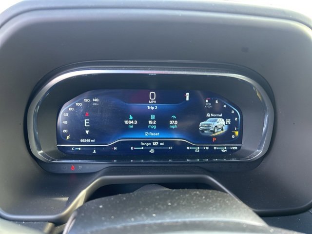 Used 2024 Chevrolet Suburban LT image 20