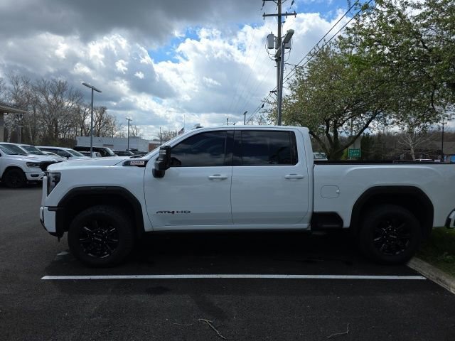 Used 2025 GMC Sierra 2500 AT4 w/ AT4 Premium Plus Package image 4