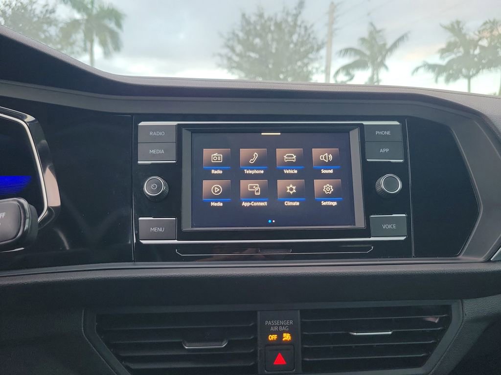 Certified 2022 Volkswagen Jetta SE image 20