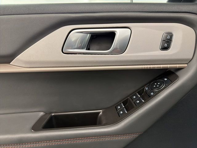 Used 2025 Ford Explorer Active image 23