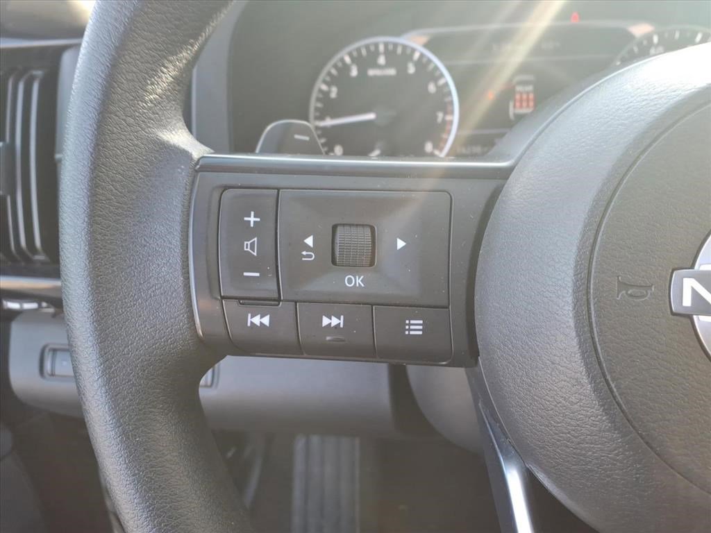 Used 2024 Nissan Pathfinder S image 13