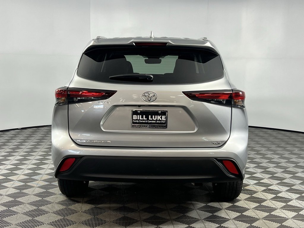 Used 2025 Toyota Highlander XLE image 8