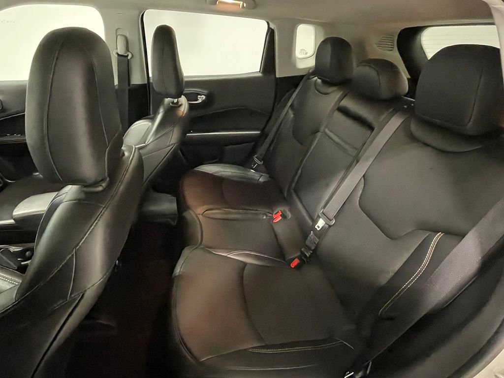 Used 2019 Jeep Compass Latitude w/ Safety & Security Group image 21