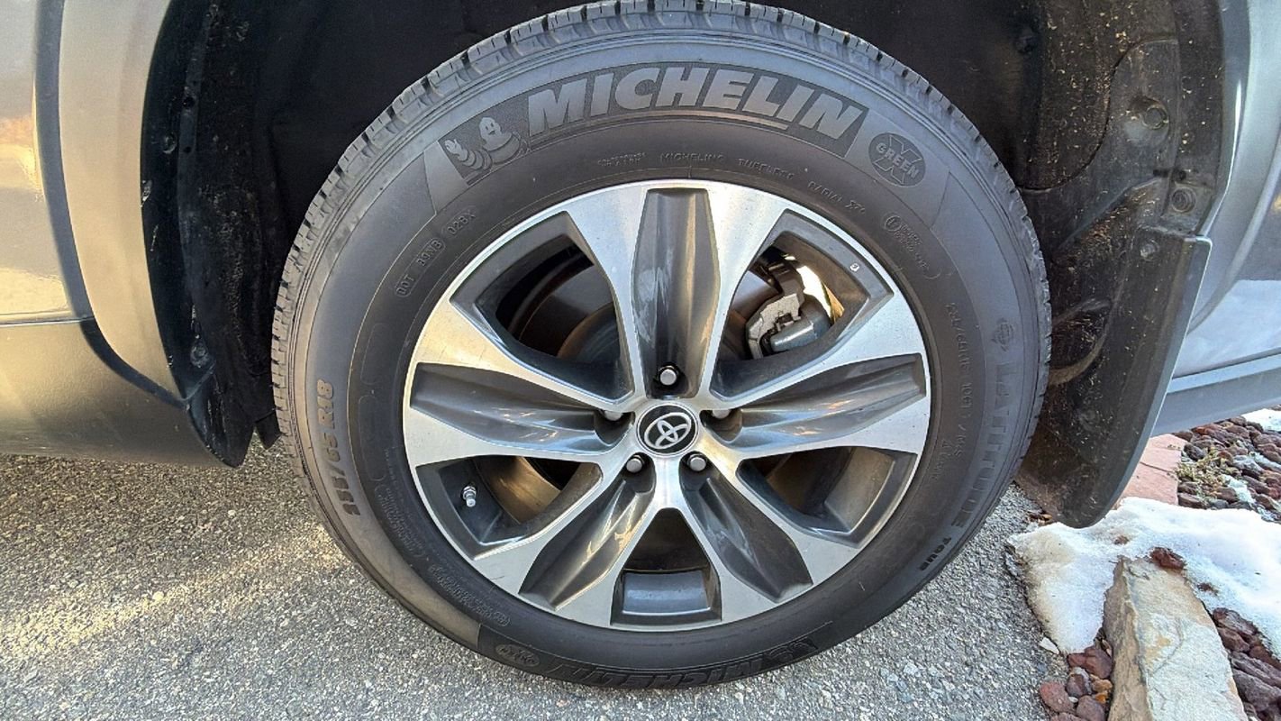 Used 2023 Toyota Highlander XLE image 40