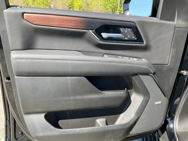 New 2026 GMC Yukon Denali w/ Sun & Power Step Package AWD/4WD image 4