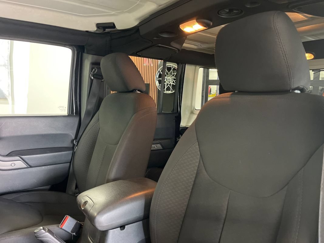 Used 2016 Jeep Wrangler Unlimited Sport AWD/4WD image 30
