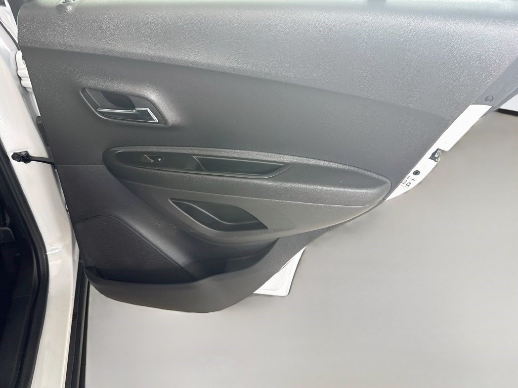 Used 2020 Chevrolet Trax LS FWD image 25