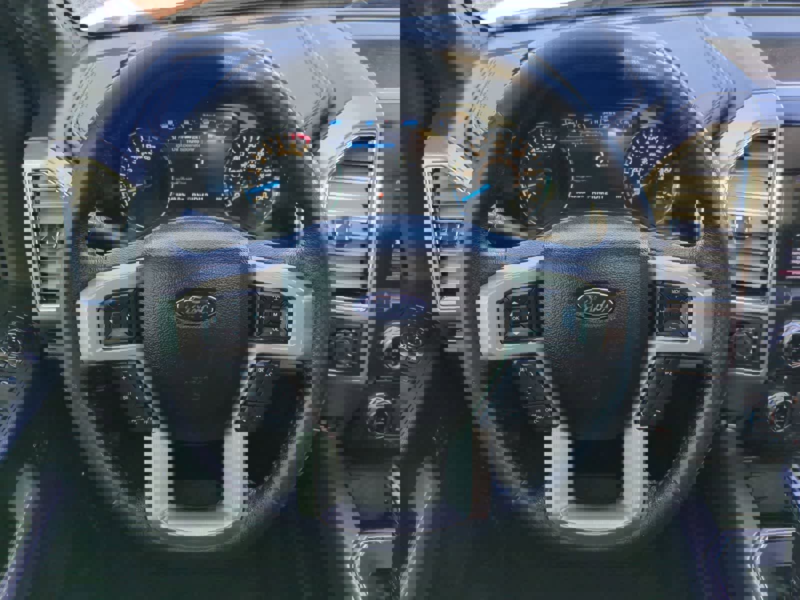 Used 2015 Ford F150 Platinum w/ Equipment Group 701A Luxury image 24