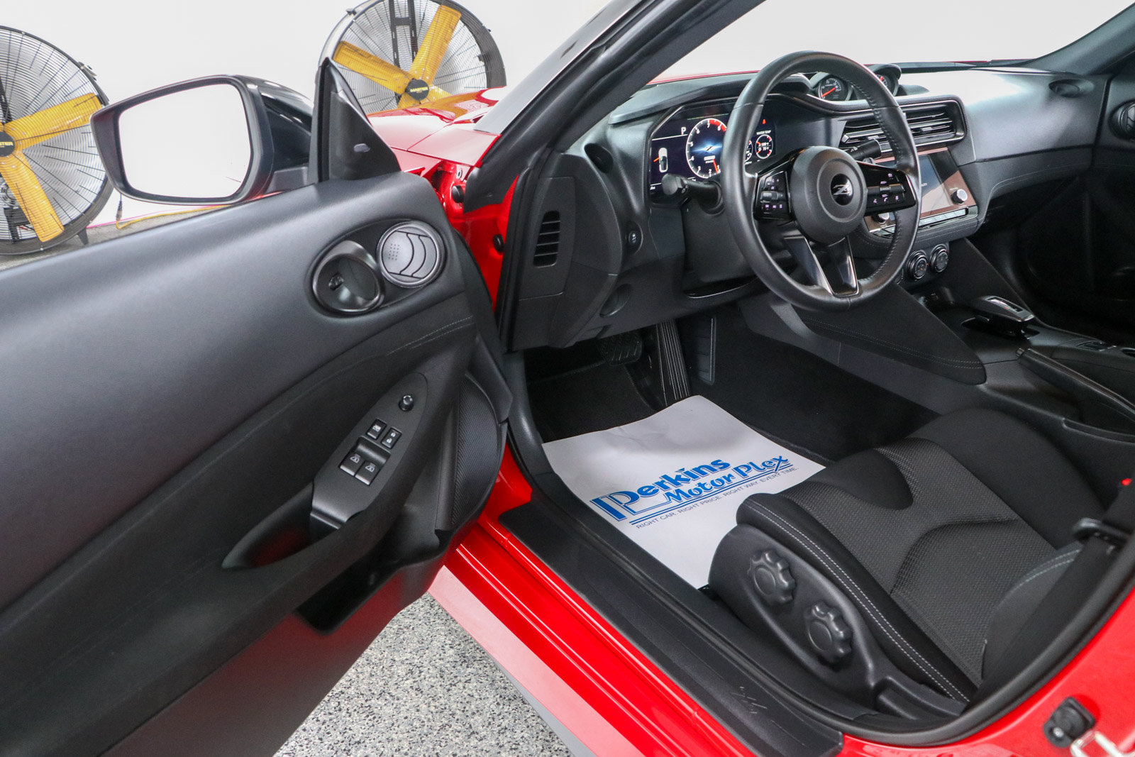 Used 2025 Nissan Z Sport w/ Floor Mat Package RWD image 3