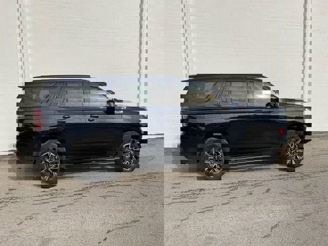 Used 2023 Chevrolet Tahoe Z71 w/ Luxury Package image 3