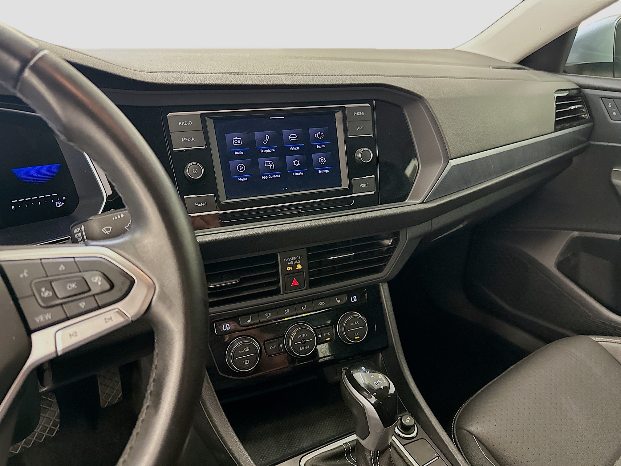 Used 2024 Volkswagen Jetta SE FWD image 25