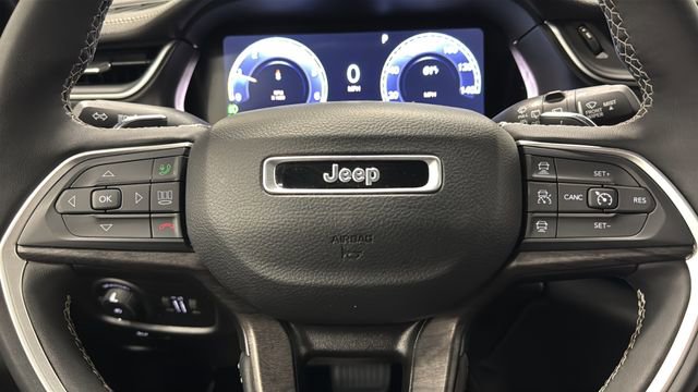 Used 2024 Jeep Grand Cherokee Limited w/ Luxury Tech Group II AWD/4WD image 16