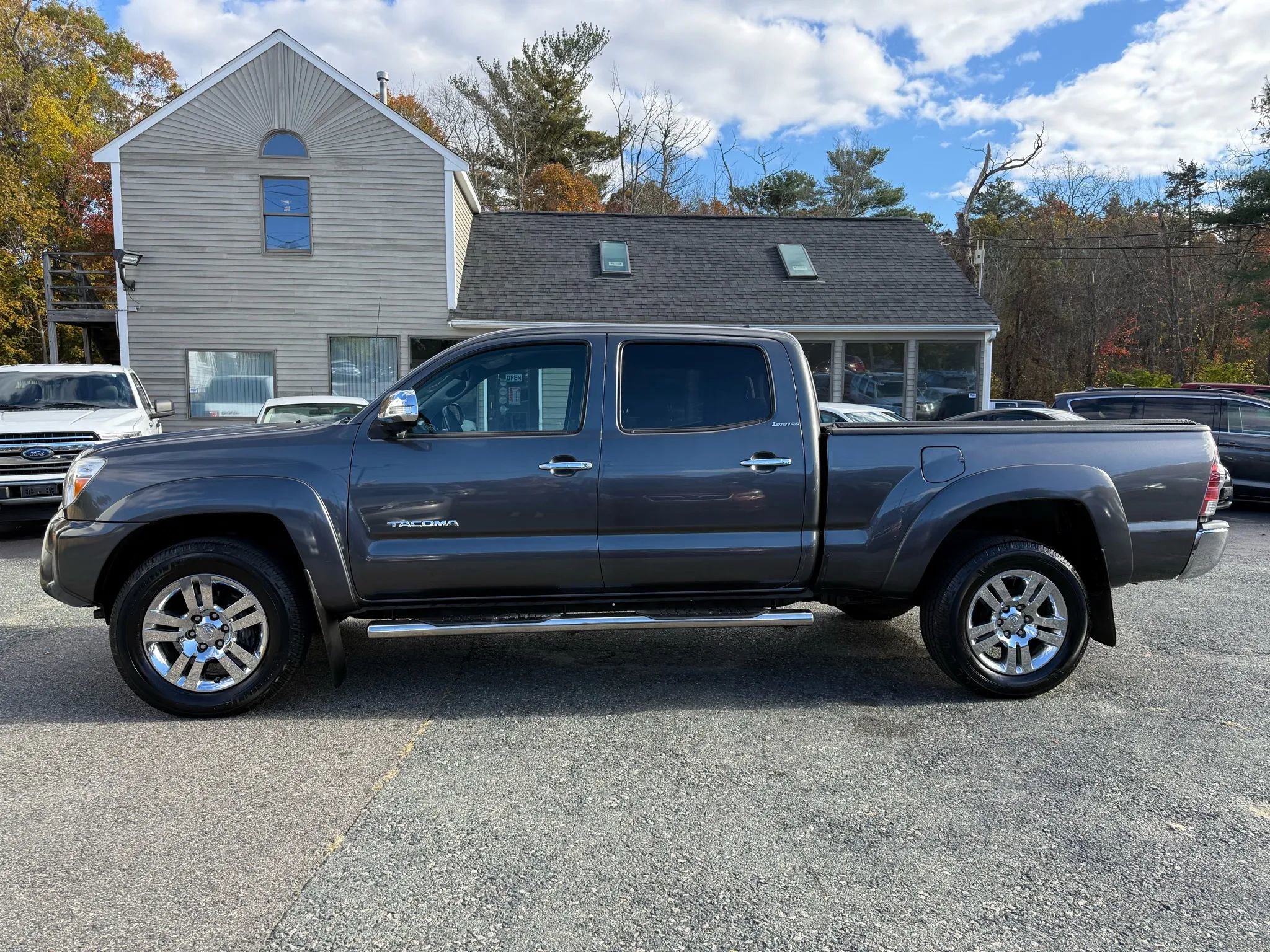Used 2014 Toyota Tacoma 4x4 Double Cab w/ Limited Package image 4