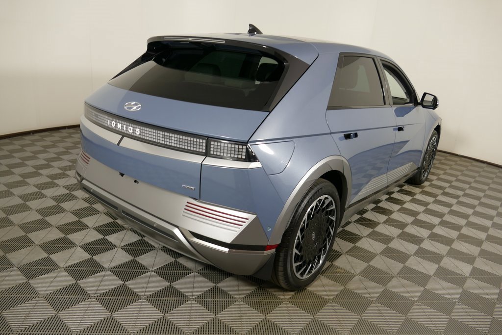 Used 2022 Hyundai Ioniq 5 Limited w/ Cargo Package image 3