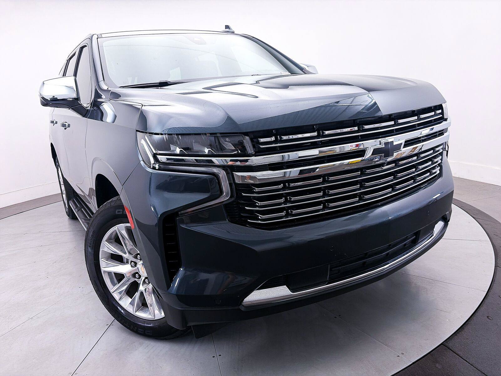 Used 2021 Chevrolet Tahoe Premier w/ Premium Package AWD/4WD image 3