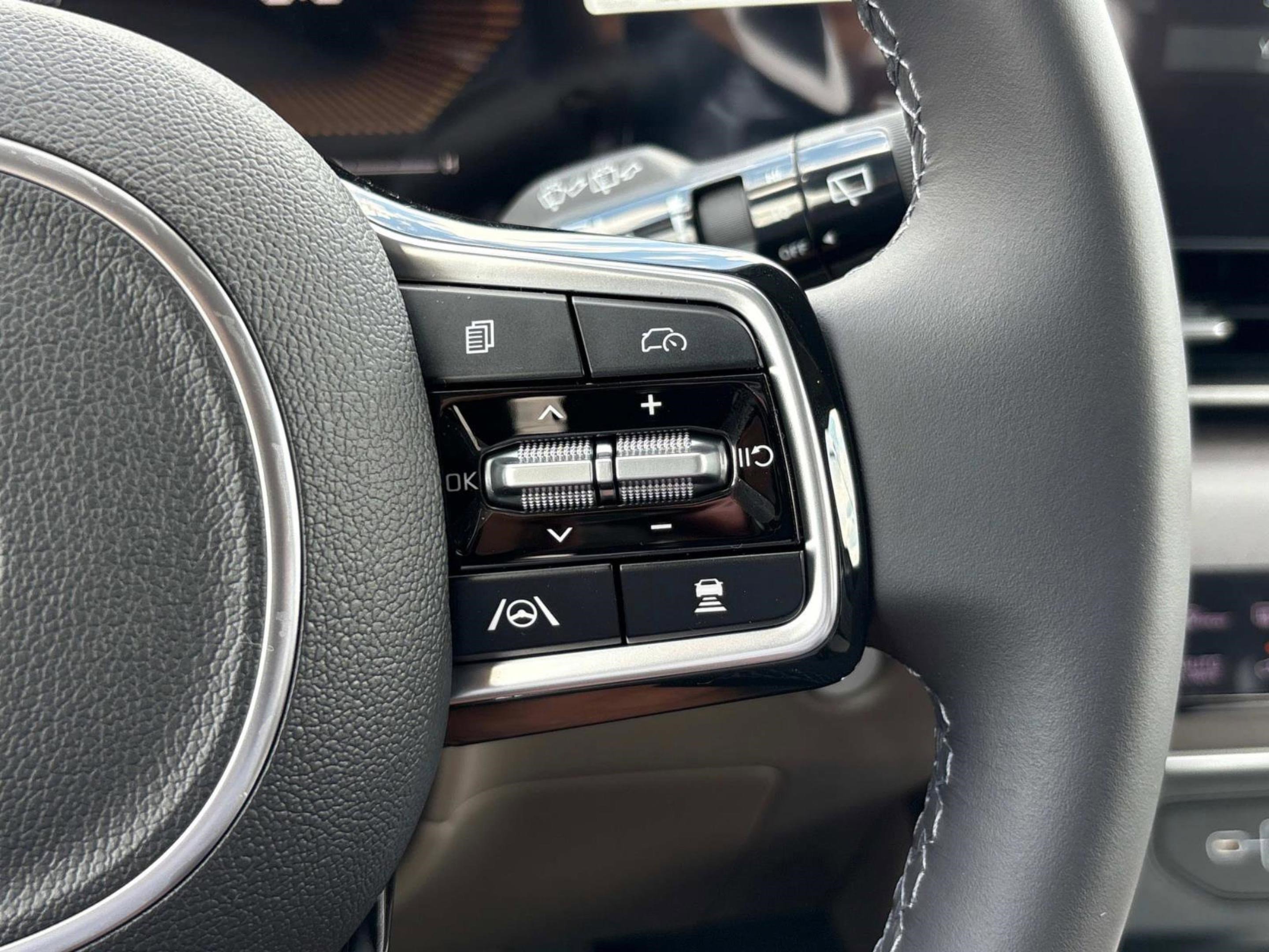 New 2026 Kia Carnival EX image 26