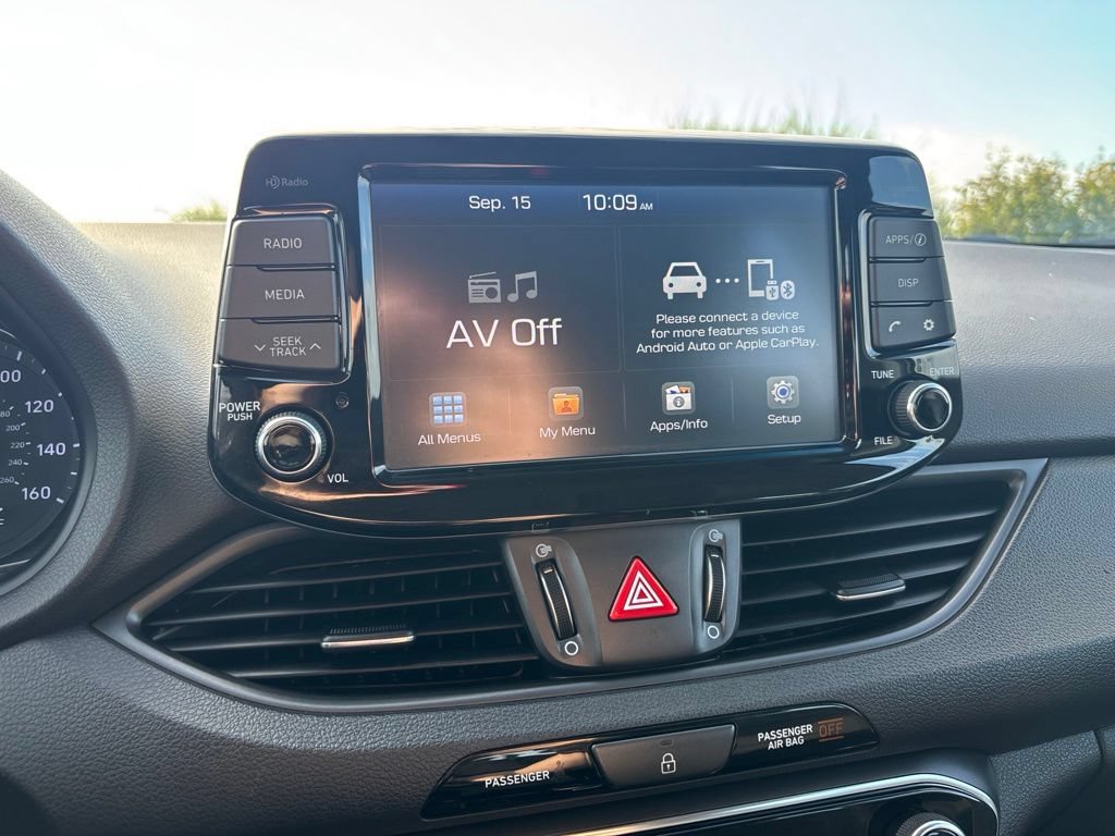 Used 2019 Hyundai Elantra GT FWD image 16
