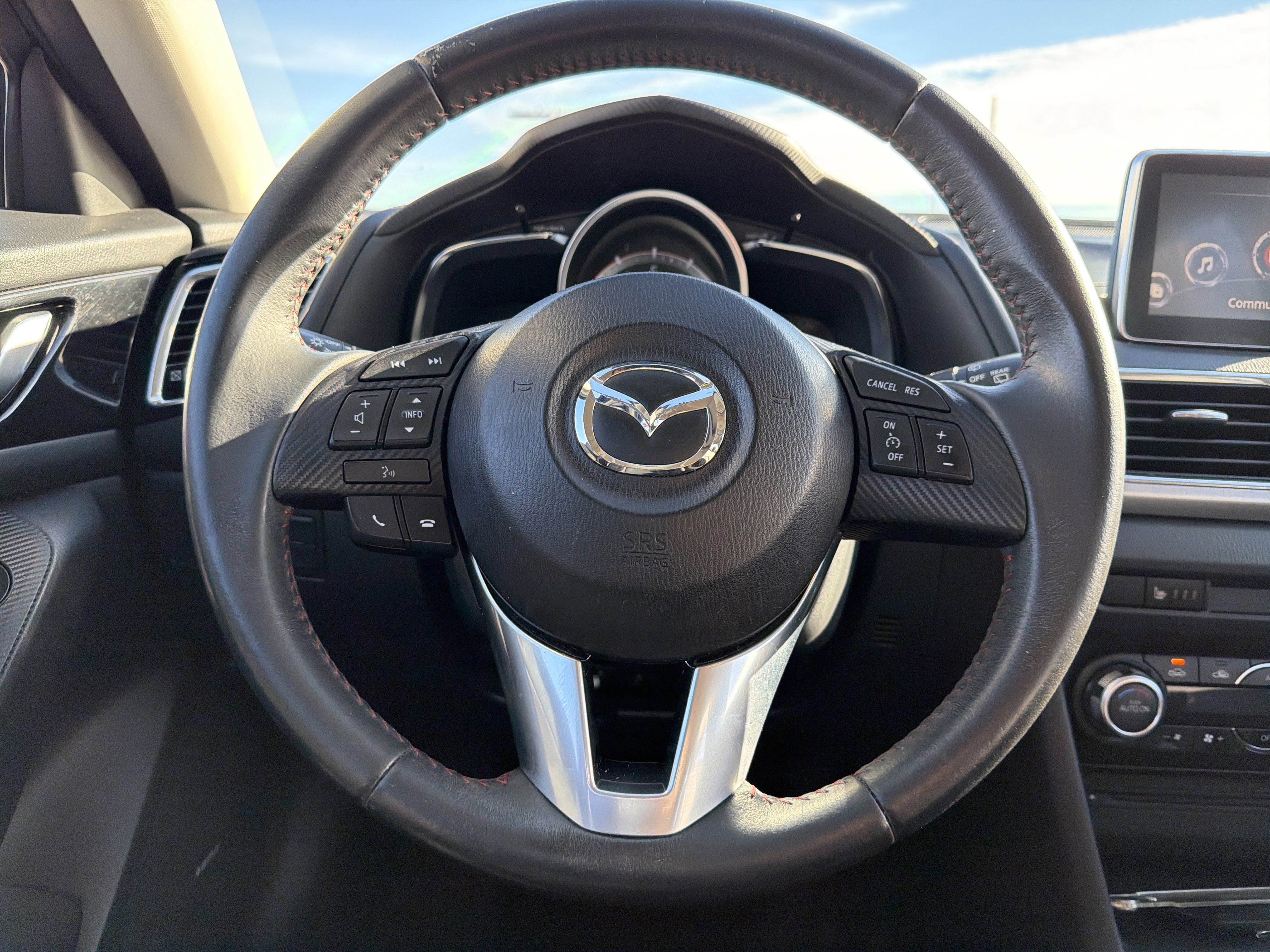 Used 2015 MAZDA MAZDA3 s Touring image 18