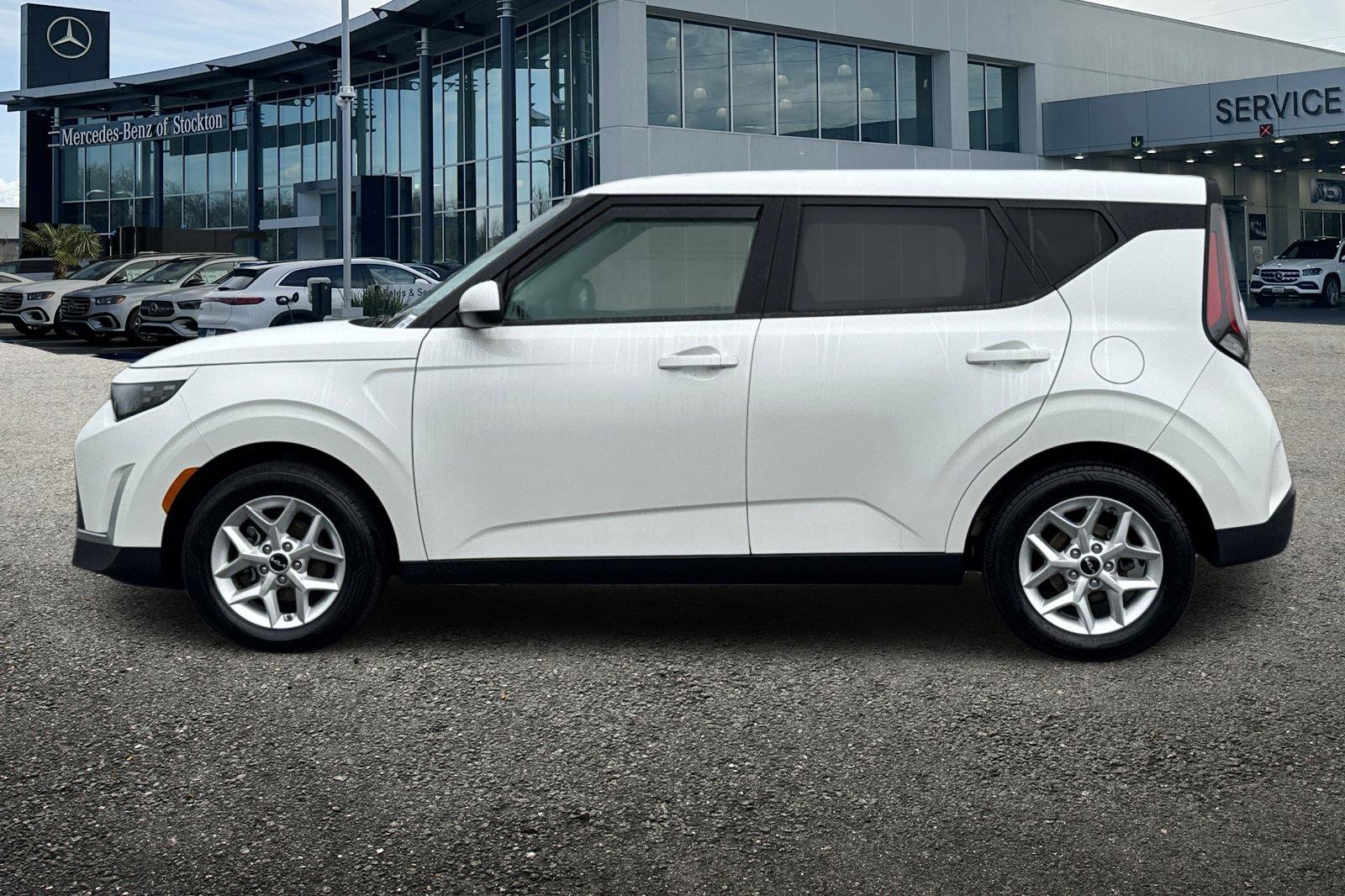 Used 2023 Kia Soul LX w/ LX Technology Package image 7