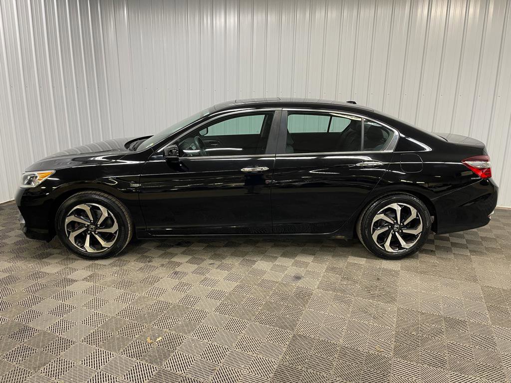 Used 2016 Honda Accord EX image 5