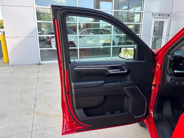 Used 2025 Chevrolet Silverado 1500 LT AWD/4WD image 22