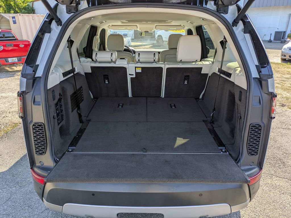 Used 2020 Land Rover Discovery HSE AWD/4WD image 13