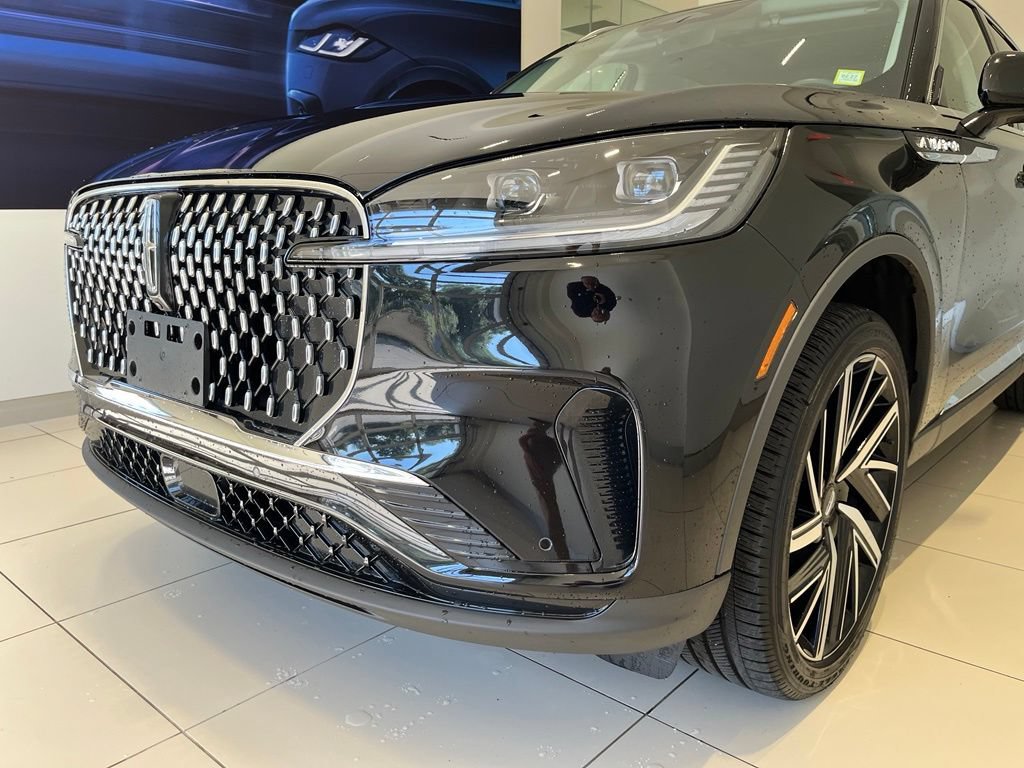 Used 2026 Lincoln Aviator Reserve AWD/4WD image 12