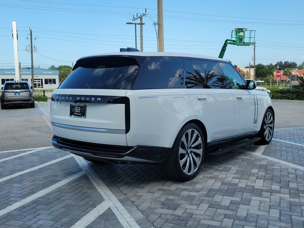 Certified 2025 Land Rover Range Rover Long Wheelbase Autobiography AWD/4WD image 5