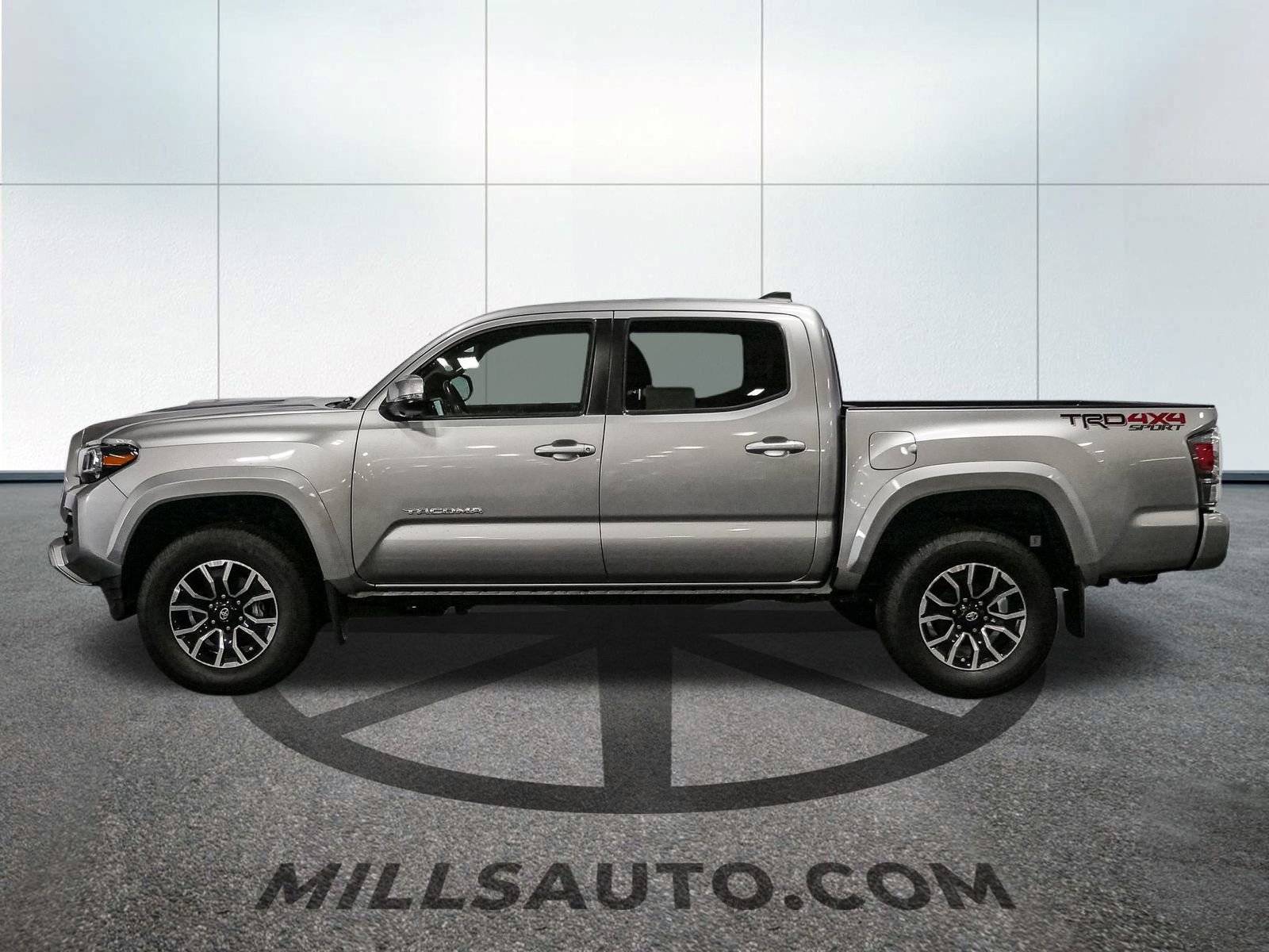 Used 2023 Toyota Tacoma TRD Sport image 3