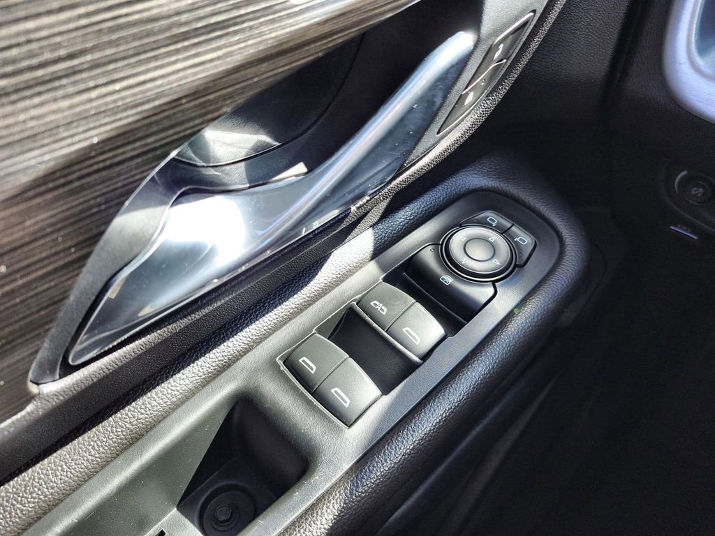 Used 2021 GMC Terrain SLT image 26