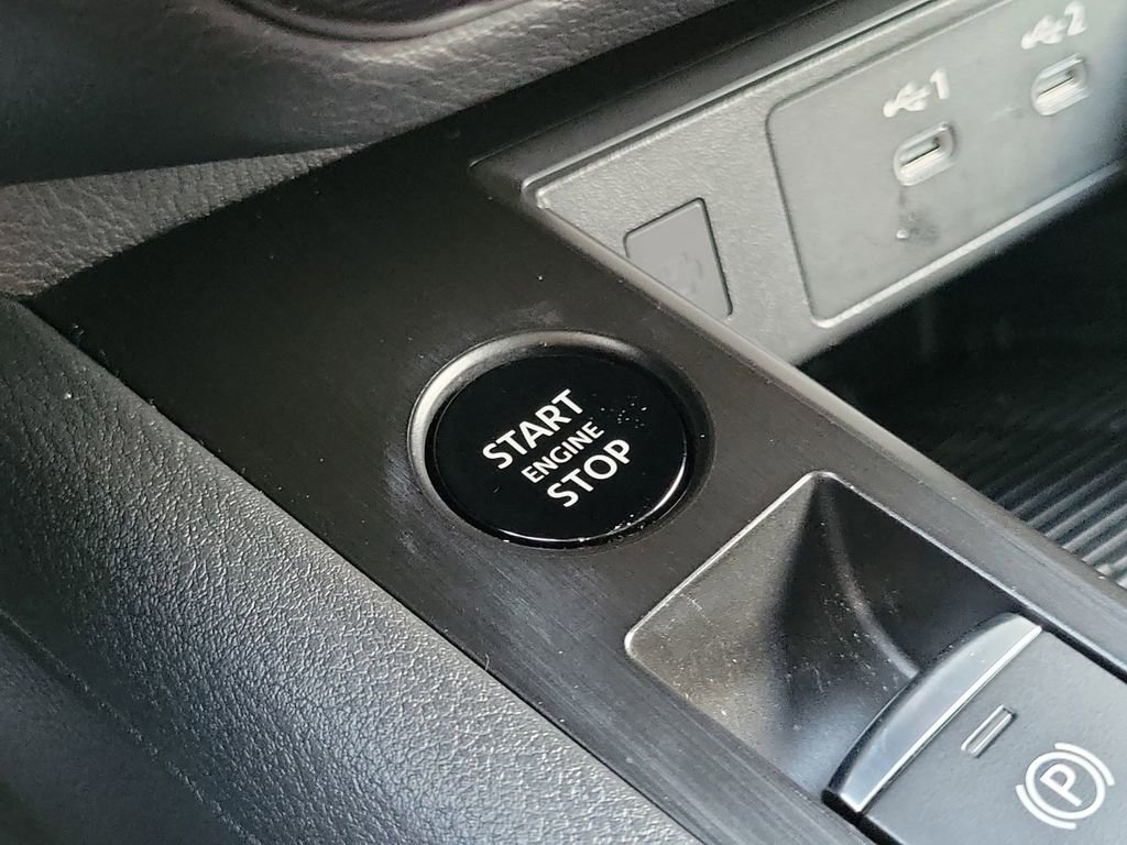 Certified 2025 Nissan Kicks SV image 8