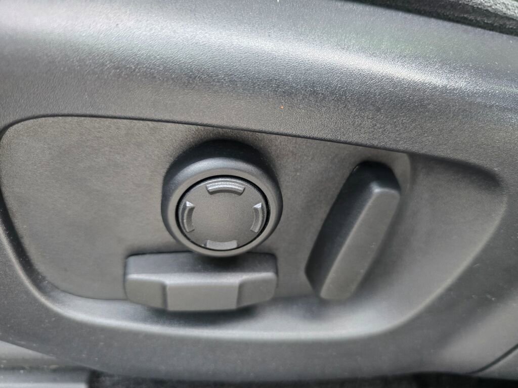 Used 2020 Land Rover Range Rover Evoque SE image 24