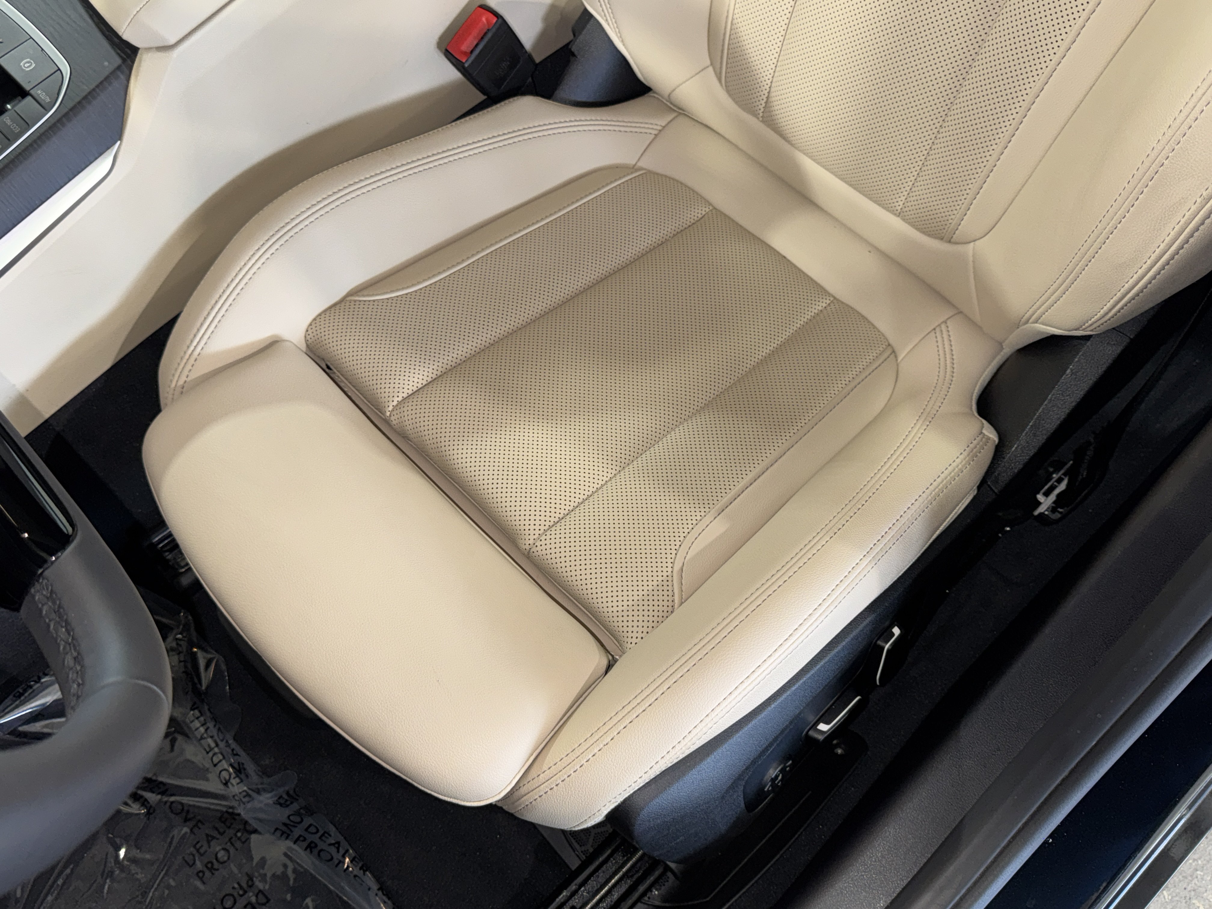 Certified 2025 BMW 330i Sedan w/ Premium Package RWD image 34