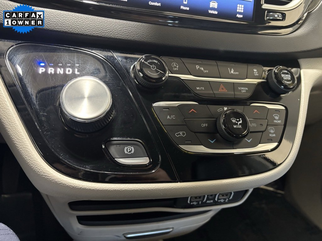Used 2024 Chrysler Pacifica Touring-L image 21