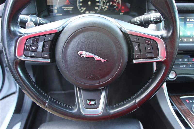 Used 2018 Jaguar XF S AWD/4WD image 37