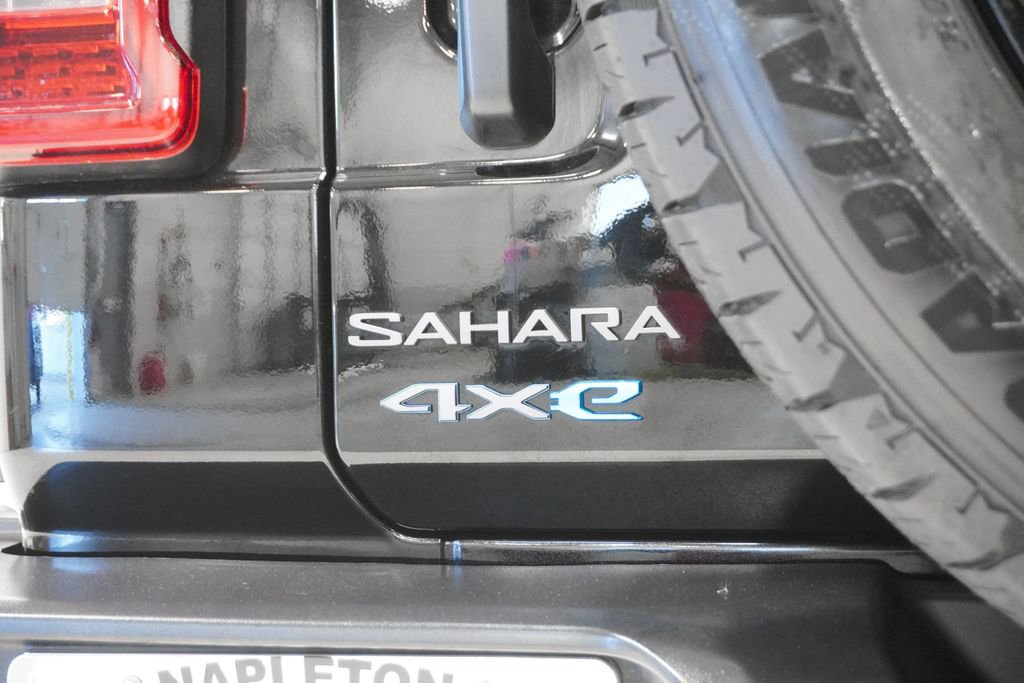 Certified 2025 Jeep Wrangler Unlimited Sahara w/ Safety Group image 7