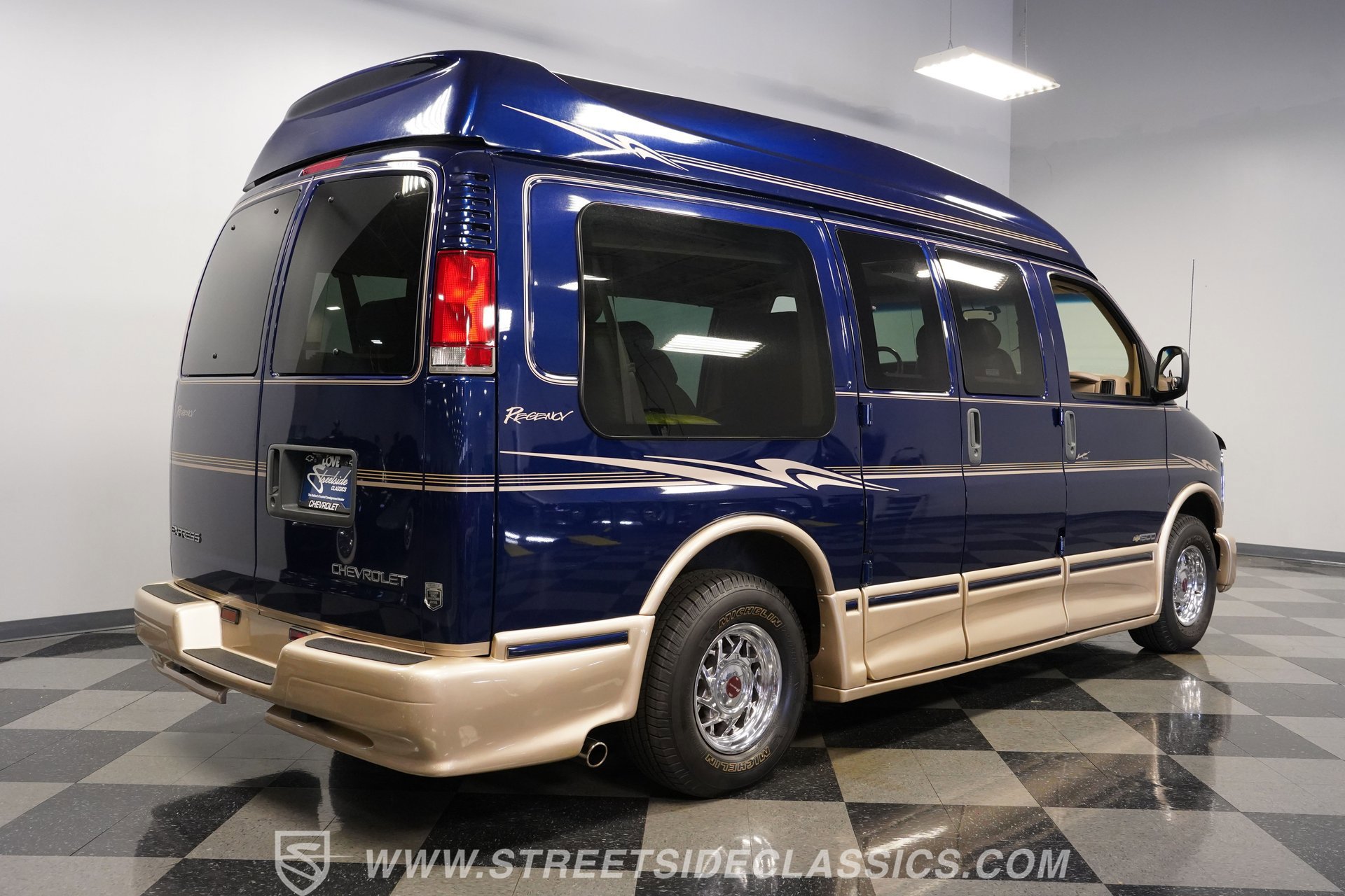 Used 2001 Chevrolet Express 1500 w/ Preferred Equipment Group 3 image 13