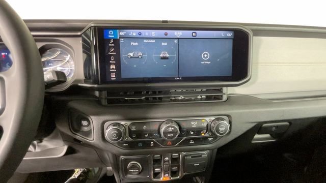 Used 2024 Jeep Wrangler Unlimited w/ Convenience Group AWD/4WD image 33