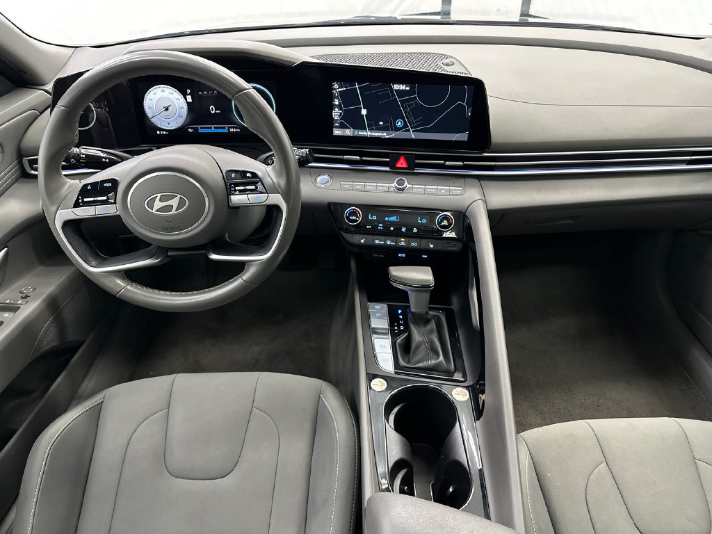 Used 2025 Hyundai Elantra SEL FWD image 21