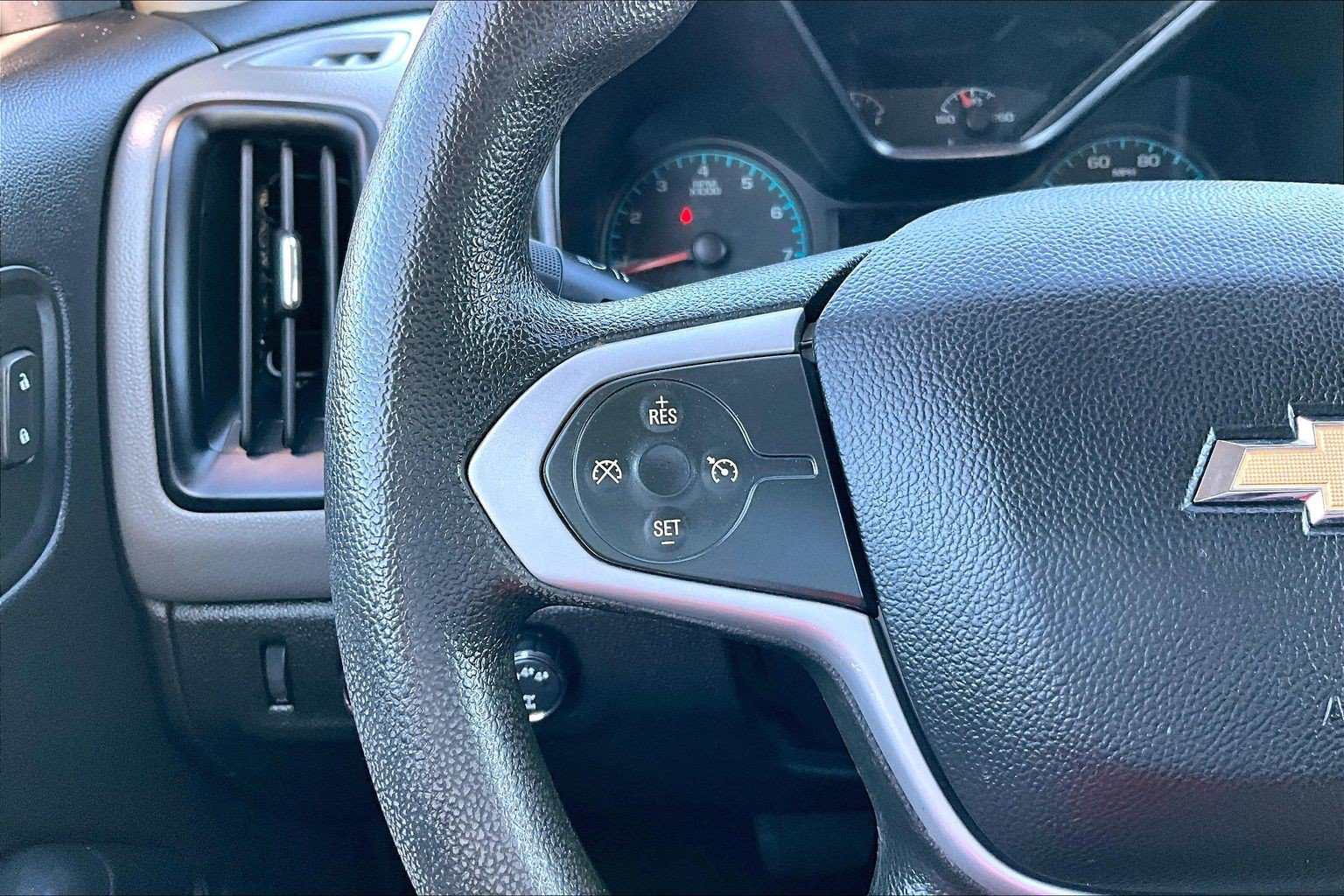 Used 2018 Chevrolet Colorado W/T w/ WT Convenience Package AWD/4WD image 19