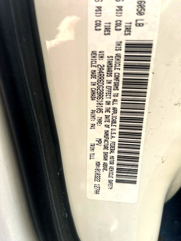 Used 2011 Chrysler Town & Country Limited image 15