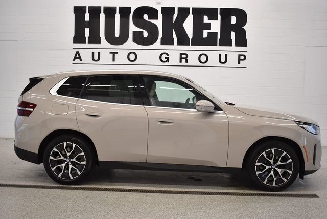Used 2025 BMW X3 xDrive30i w/ Premium Package AWD/4WD image 2