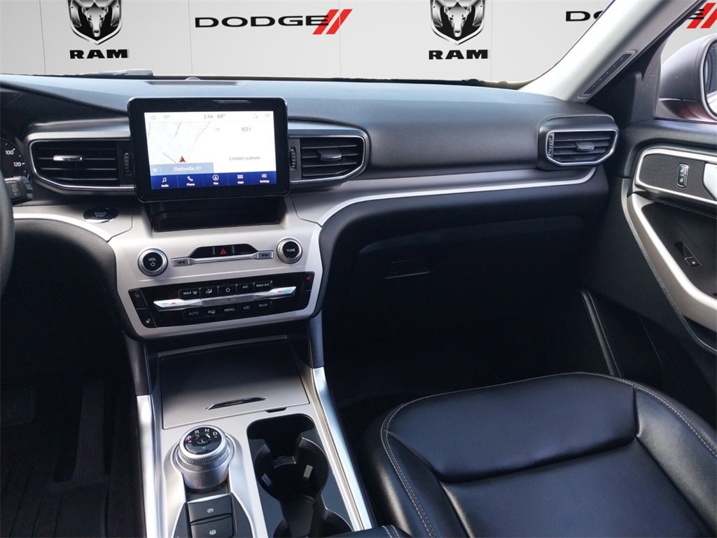 Used 2024 Ford Explorer XLT w/ Equipment Group 202A image 9