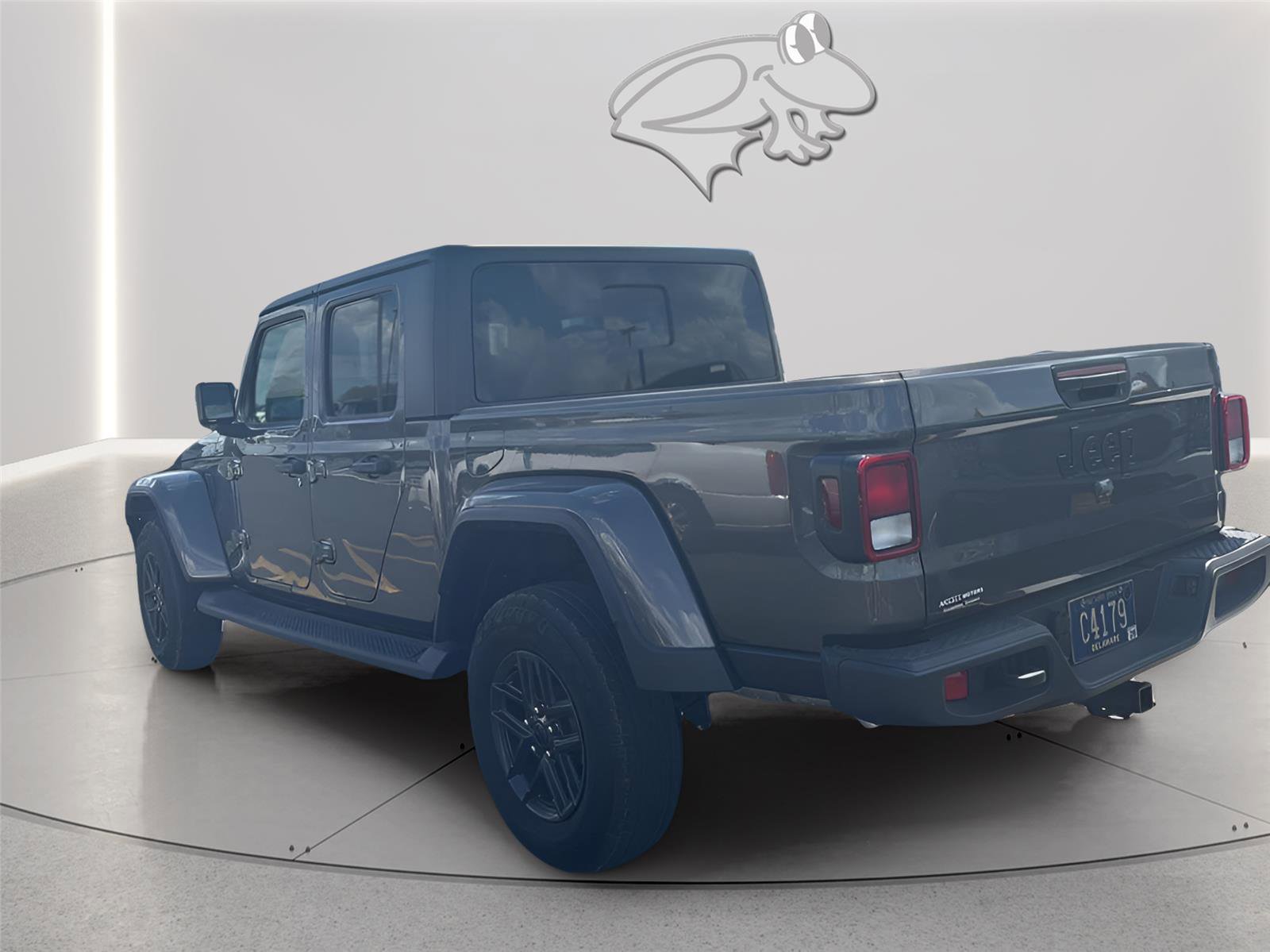 Used 2025 Jeep Gladiator Sport image 9